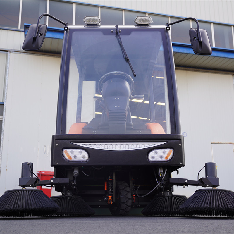 榮事達電動掃地機提高車間清潔效率 榮事達電動掃地機提高車間清潔效率.jpg